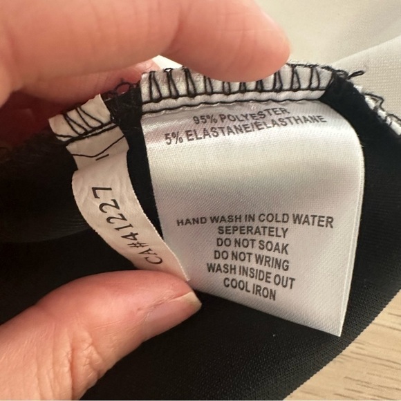 TEABERRY SLEEVELESS BLACK & WHITE DRESS  - 10 - Picture 10 of 12